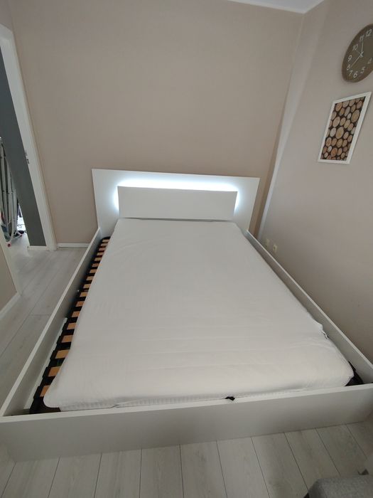 Łóżko rama 190x200 listwa LED Agata meble