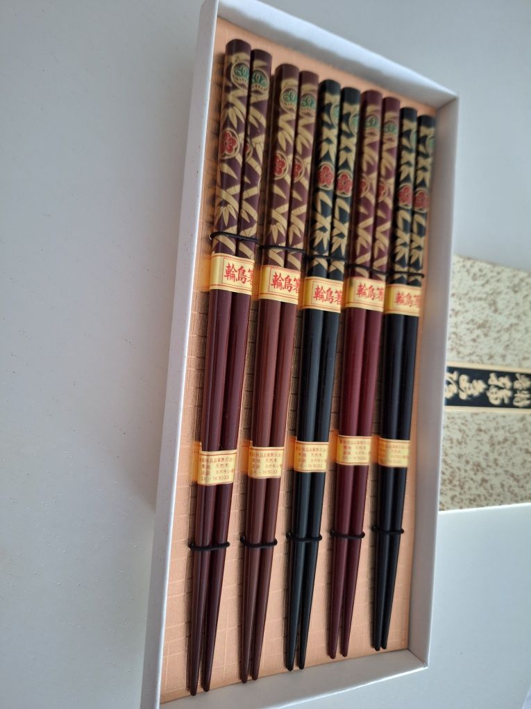 Conjunto de pauzinhos japoneses