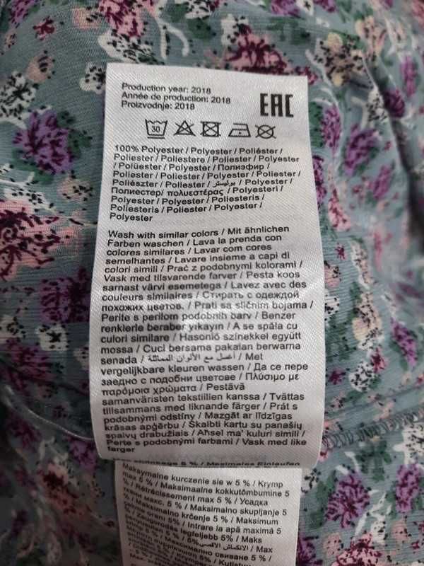 Kopertowa sukienka w drobne kwiaty - Vila