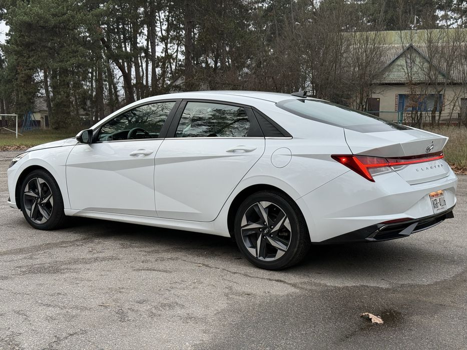 Hyundai Elantra 2021