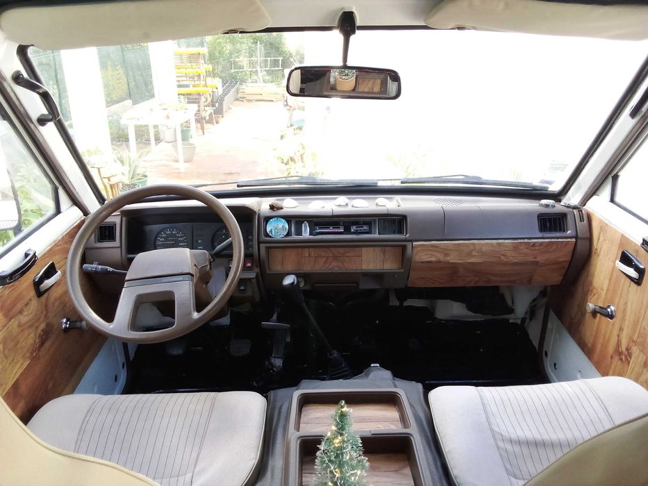 Nissan Vanette (avariado)