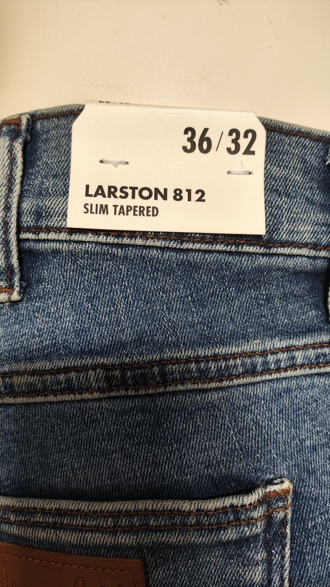 Wrangler Larston Blue Fever męskie jeansy jak rurki rozm 36/32