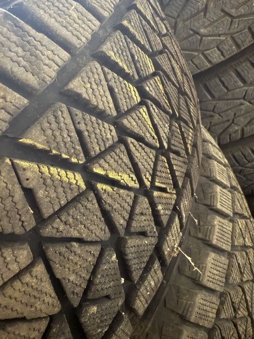 Bridgestone Blizzak 275 55 20
