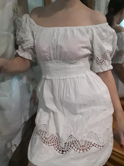 Платье белое выбитое ажурное