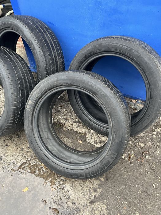 Продам шини 215/50 R17