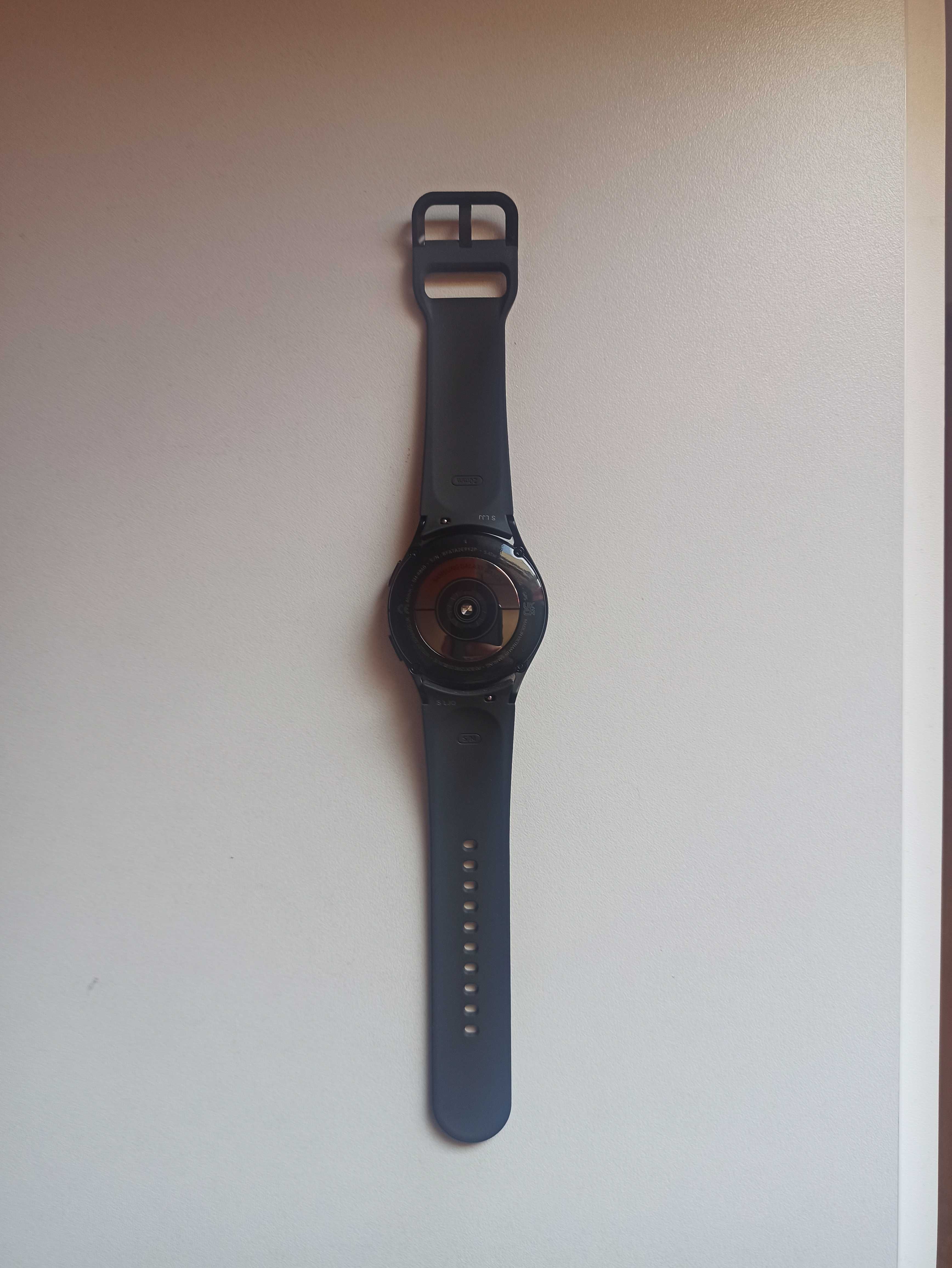 NOVO Samsung Galaxy Watch 4