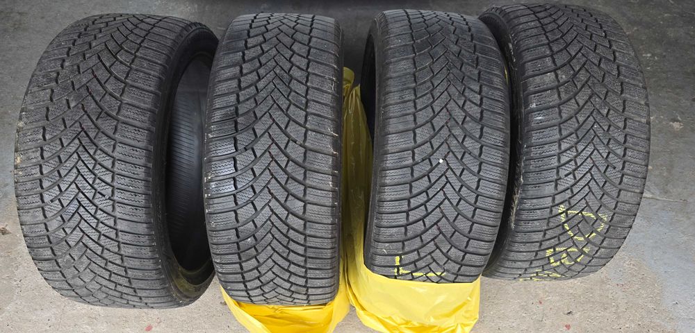 Bridgestone Blizzak 235/40/19 96V  LM005