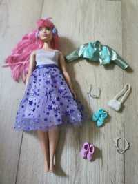 Barbie przygody księżniczek Księżniczka Daisy lalka akcesoria