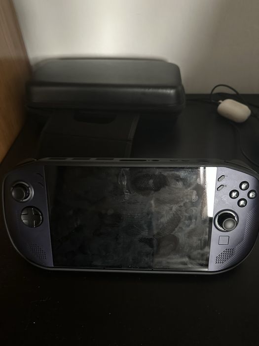 Lenovo Legion go S (Z1extreme 32 Gb Ram)