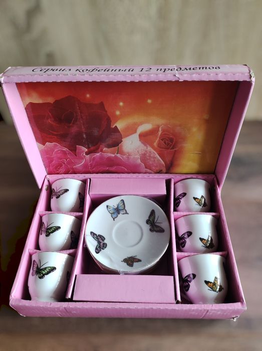 Чайно-кавовий сервіз на 6 осіб