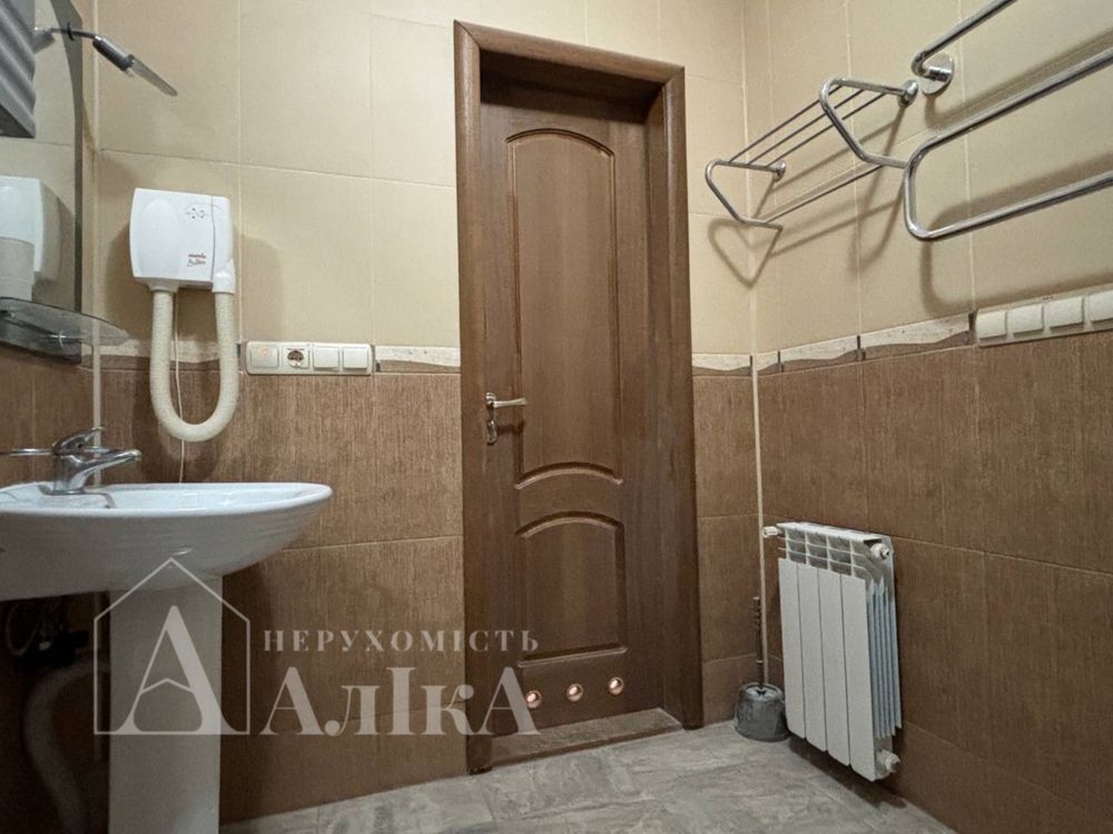 Продам квартиру в новому будинку В САМОМУ ЦЕНТРІ!