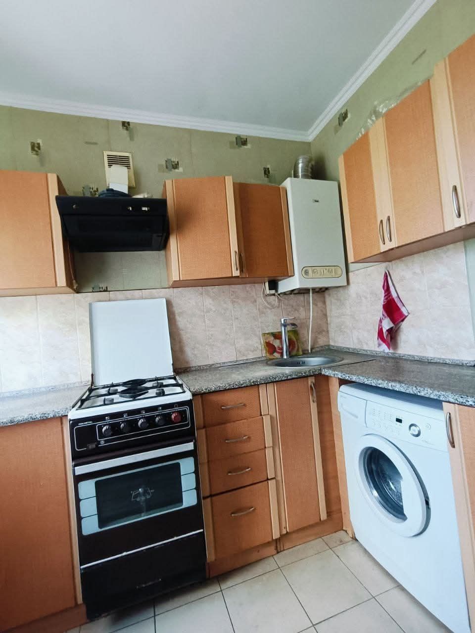 Продам 3-Х кімнатну  з автономним опаленням