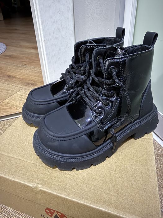 Стильні черевики дитячі осіння