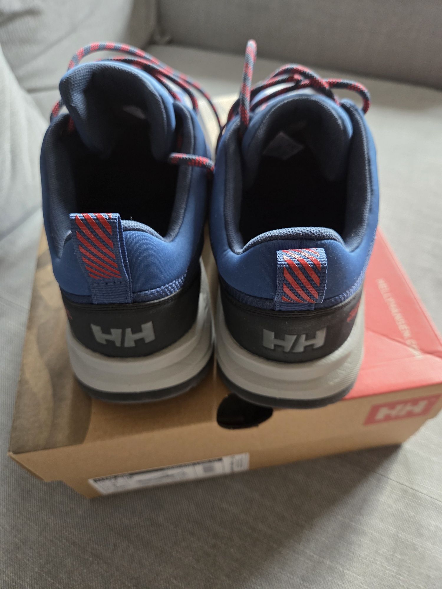 Nowe buty trekkingowe Helly Hansen Cascade Low HT 41