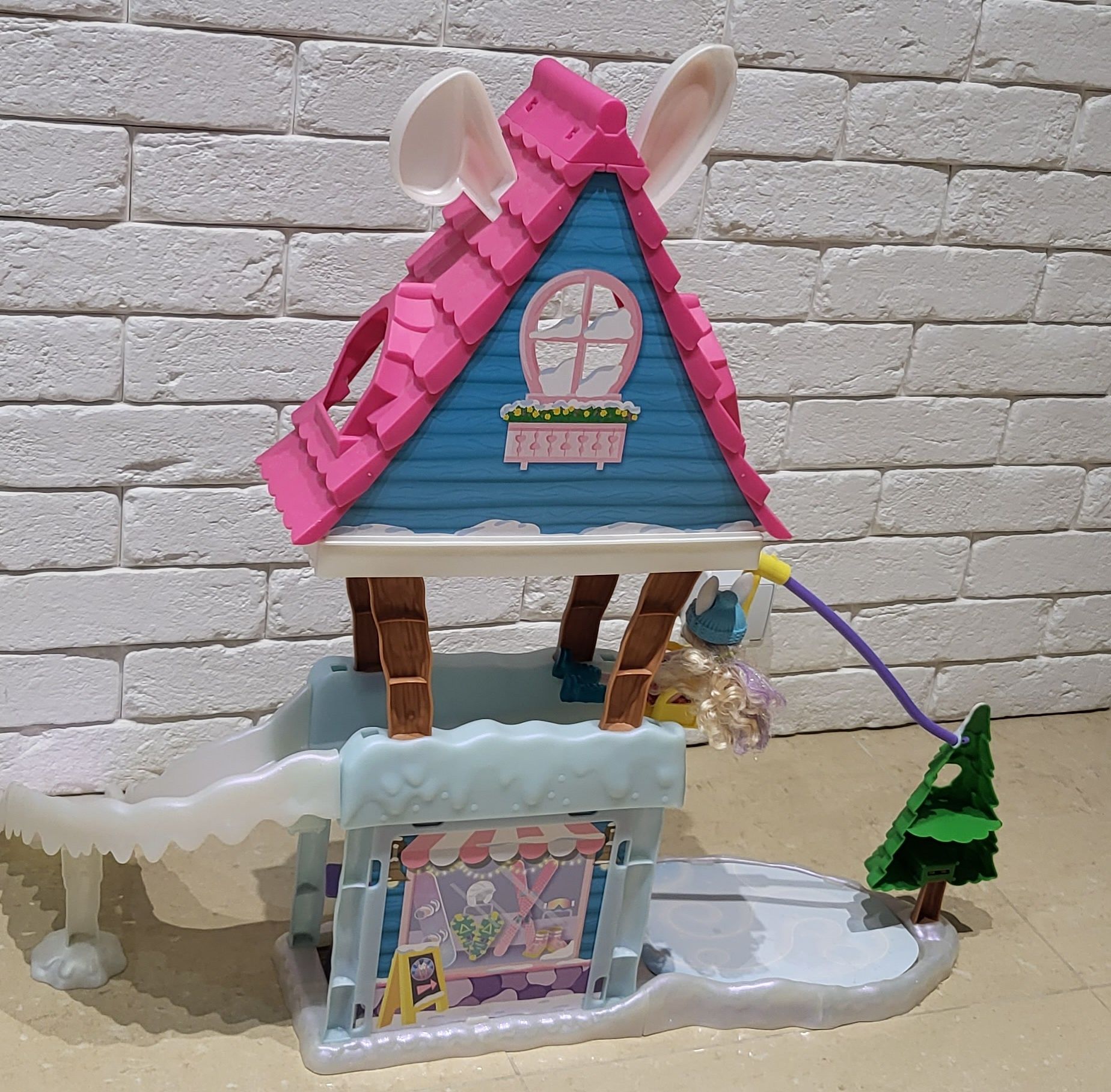 Zimowa chatka Enchantimals