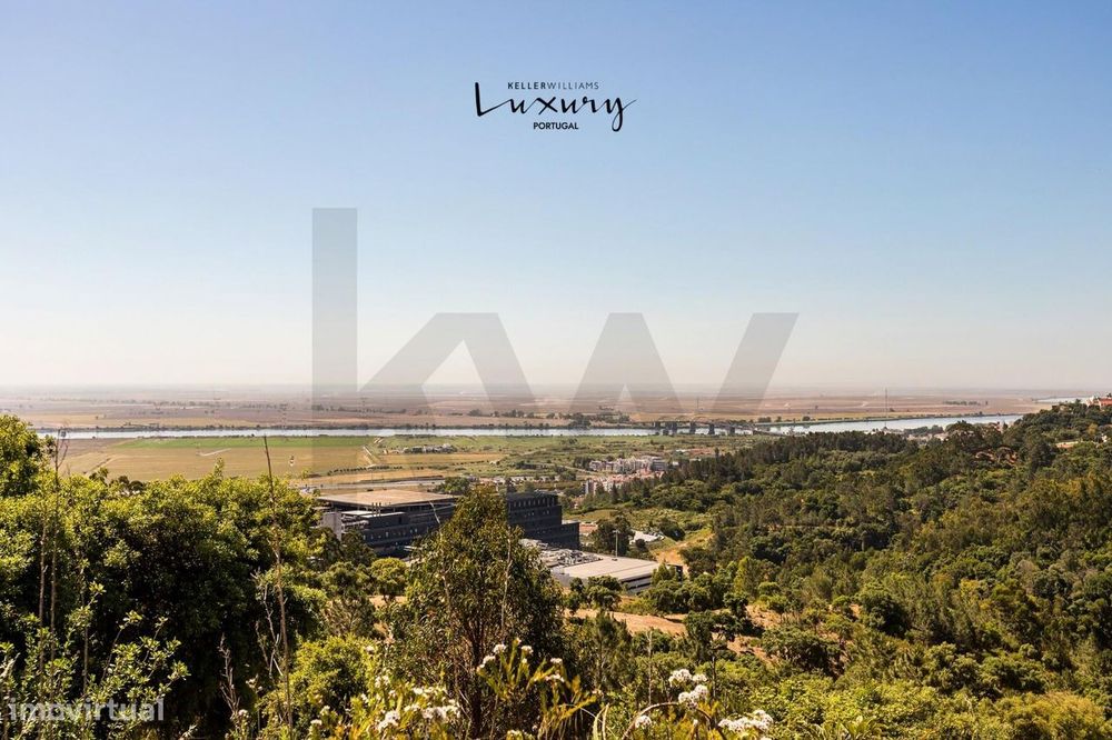 Propriedade única a 20 minutos de Lisboa com Vista Deslumbrante para a