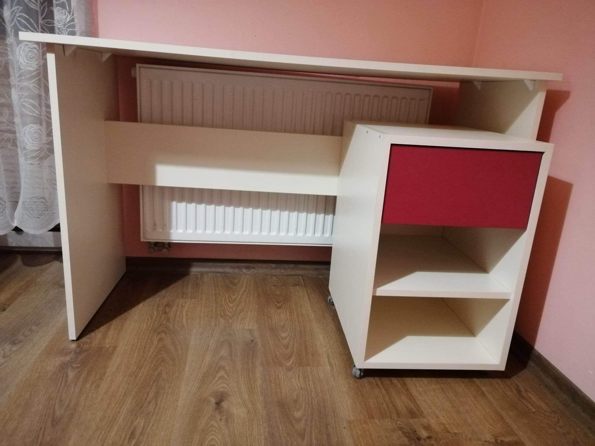 Meble do pokoju dziewczęcego
