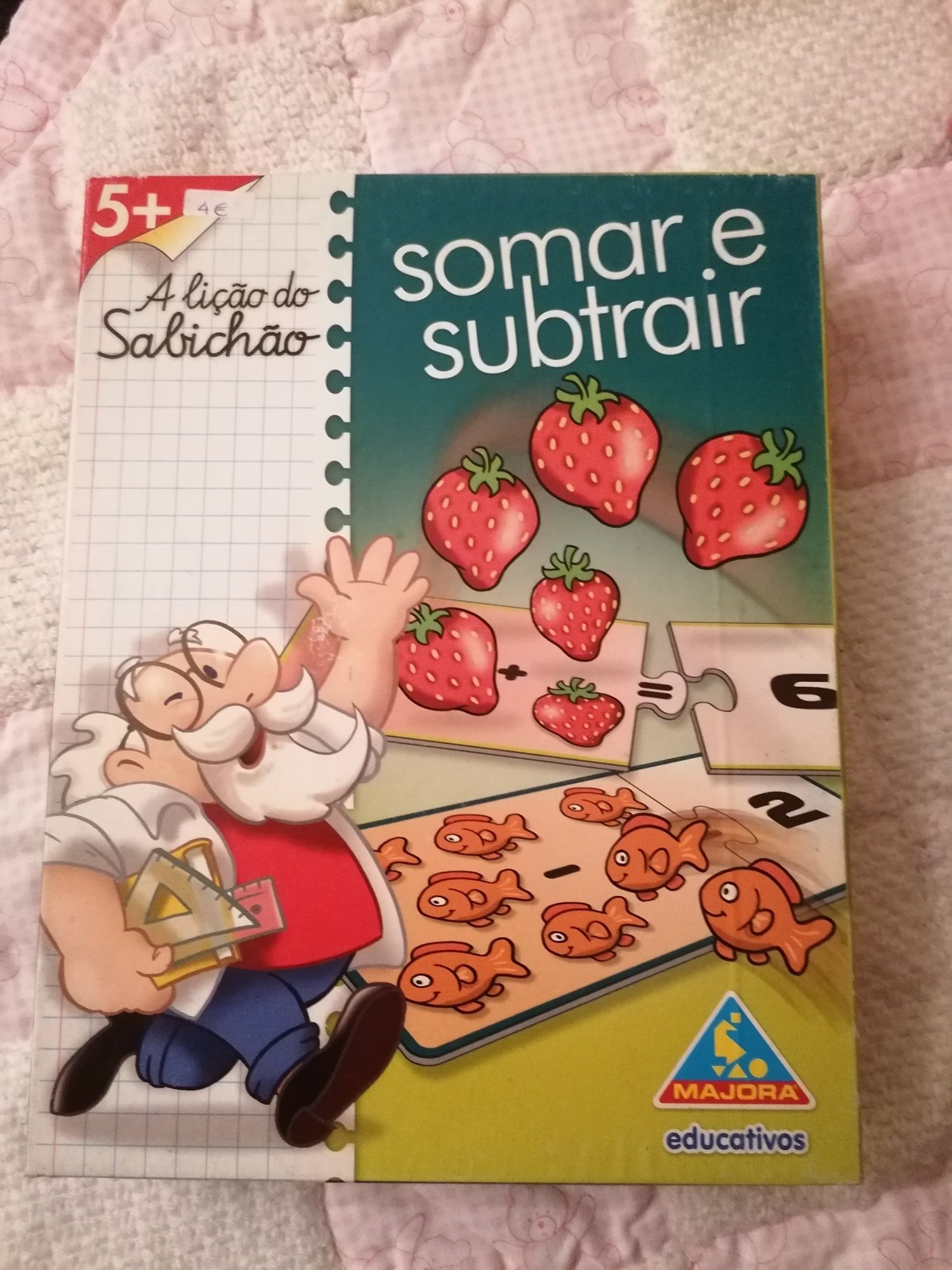 Puzzles educativos diversos letras, números e contas