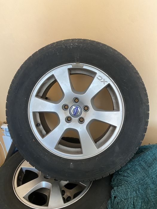 Koła opony zimowe Volvo XC60 XC70 235/65 R17 Nexen jak nowe