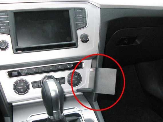 Brodit ProClip uchwyt do Volkswagen Arteon 17-25/Passat 15-18