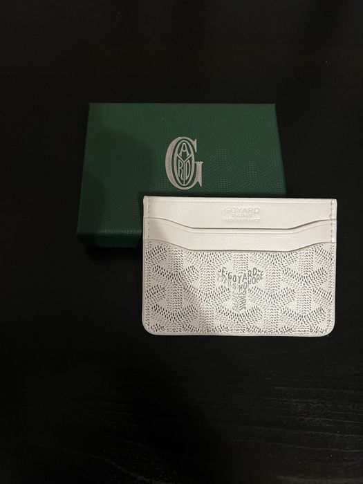 Carteira branca porta cartões