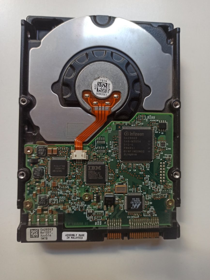 Жорсткий диск HDD Hitachi HDS722516VLSA80 160Gb (не стартує)