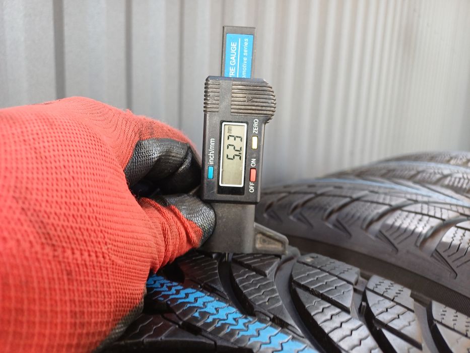 235 60 18 Michelin Latitude alpine зимові