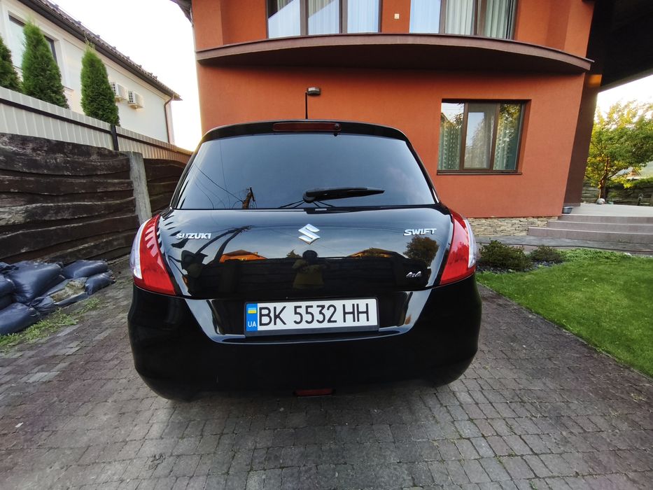 Продам авто Suzuki Swift 2013 IV покоління