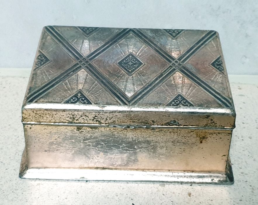 Antiga caixa cigarreira de mesa