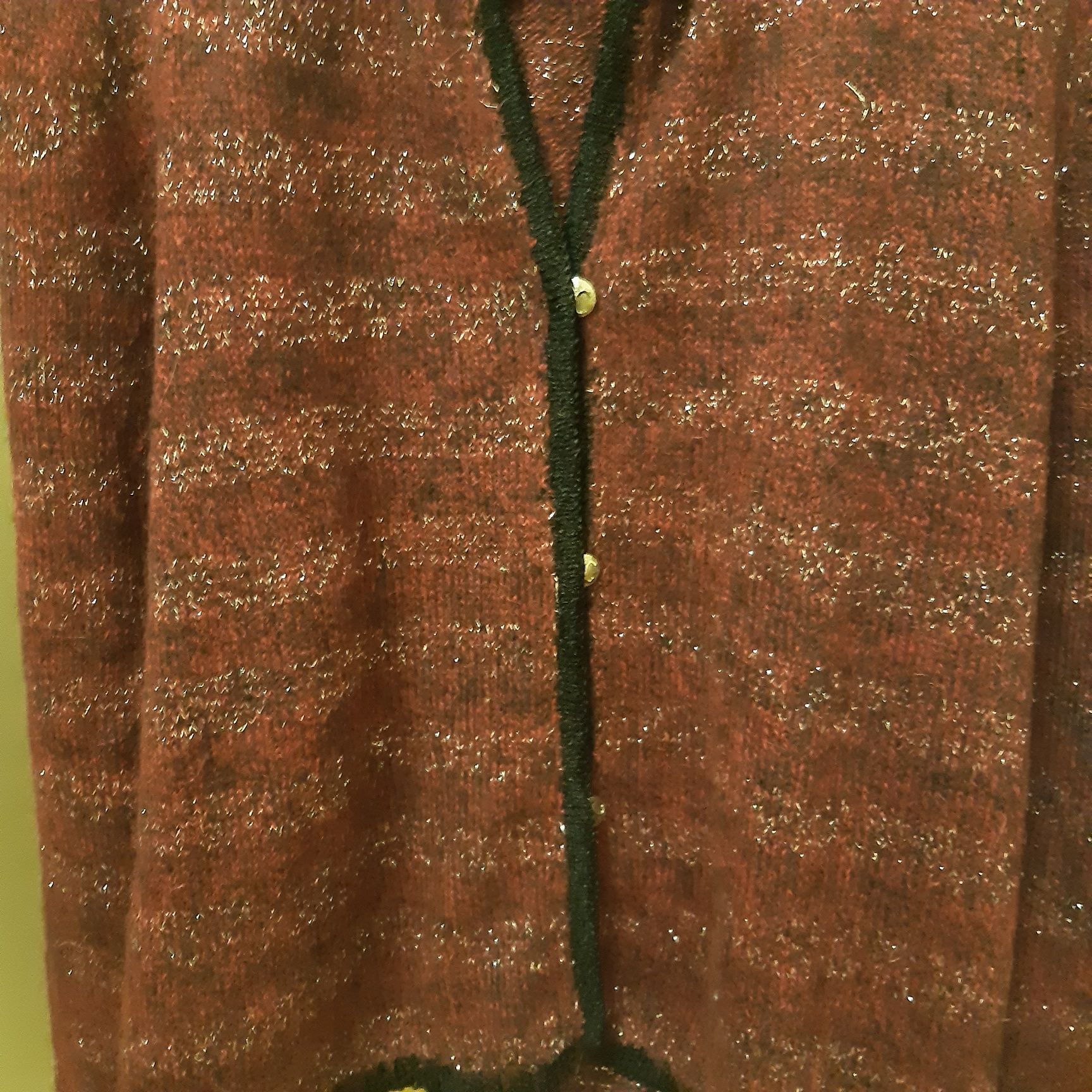 Bordowy elegancki sweter z guziki a la Chanel przywieziony z Włoch M/L