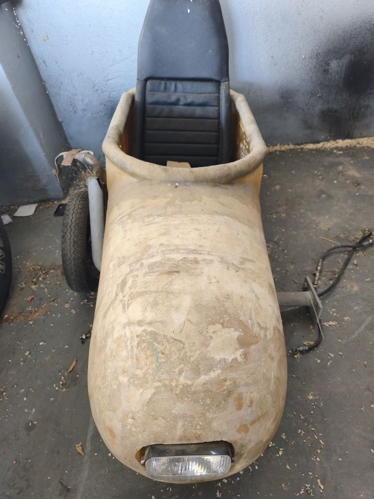 Vendo vespa 125 Sprinter 68 c/sidcar (em fase de fabrico) c/3 lugares