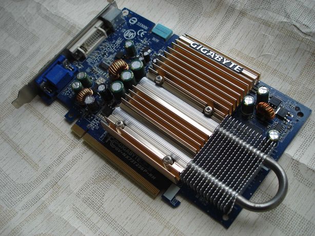 Видеокарта Gigabyte GeForce 7300 GT GV-NX73T256P-RH 256MB