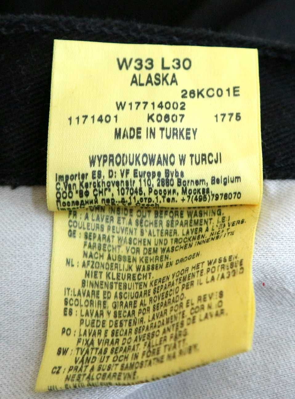 Wrangler Alaska spodnie jeansy czarne W33 L30 pas 2 x 43 cm