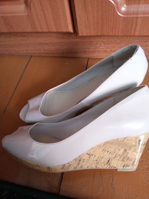 Туфлі лакові 41 розмір, б/у