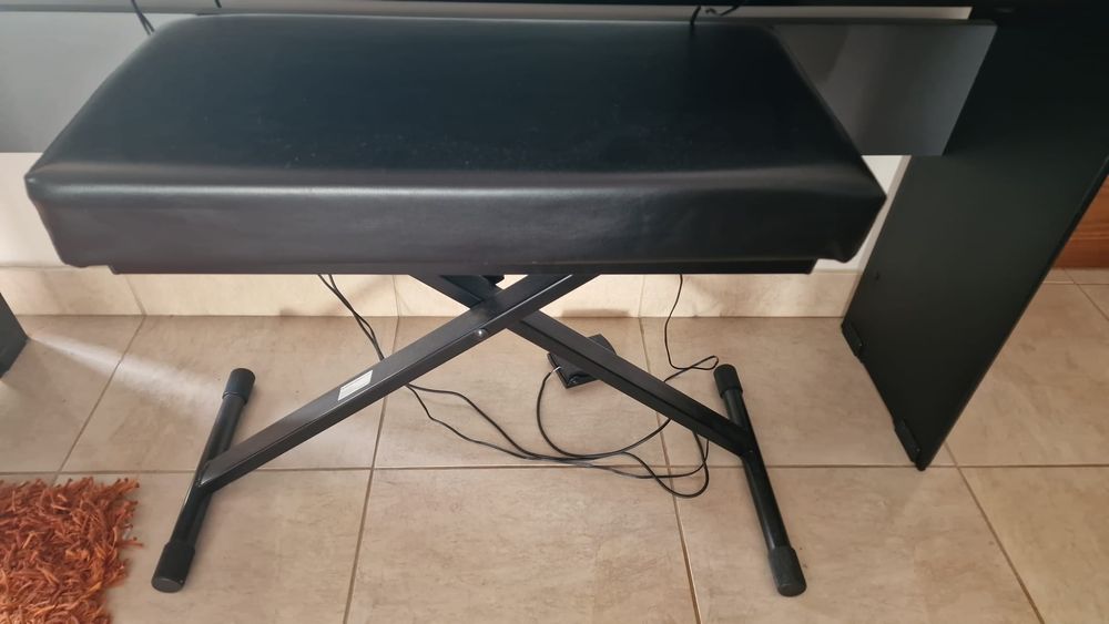 Yamaha P-45 Digital Piano

Vendo piano digital Yamaha P-45 em ótimo es