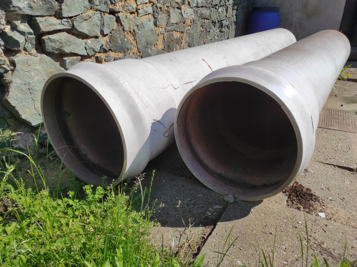 Dwie rury kanalizacyjne średnicy 500mm, ścianka 16mm długość 338 i 278