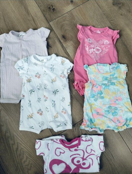 Zestaw rampersow dziewczęcych na lato 68 H&M Smyk itp