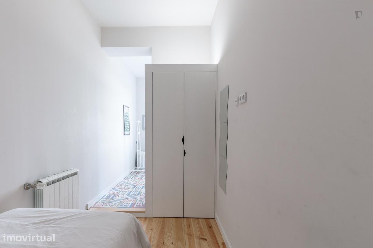 66459 - Quarto com cama de solteiro em residência