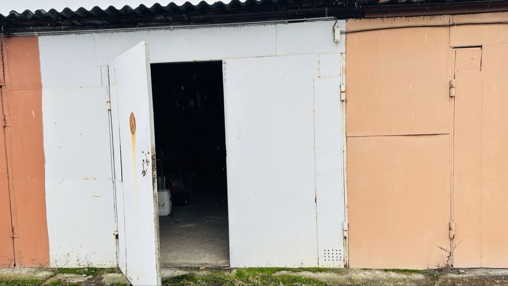 Гараж в гаражном кооперативе недалеко от южного вокзала