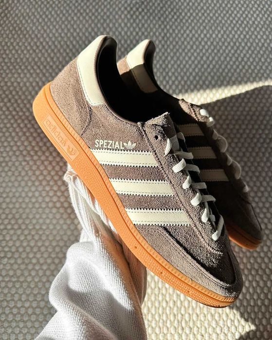 Buty damskie Trampk Piłka ręczna adidas brązowy R.41