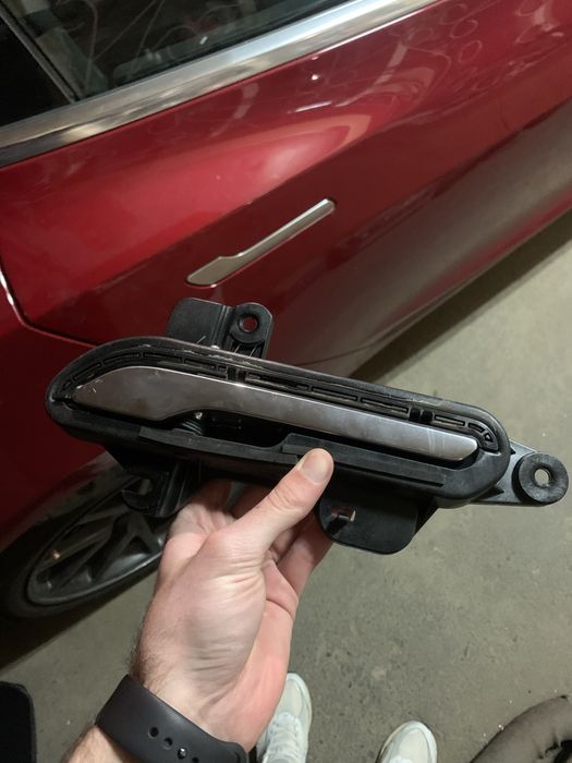 Ручка дверей на Тесла 3 Tesla Model 3 - перед/зал ліва сторона хром