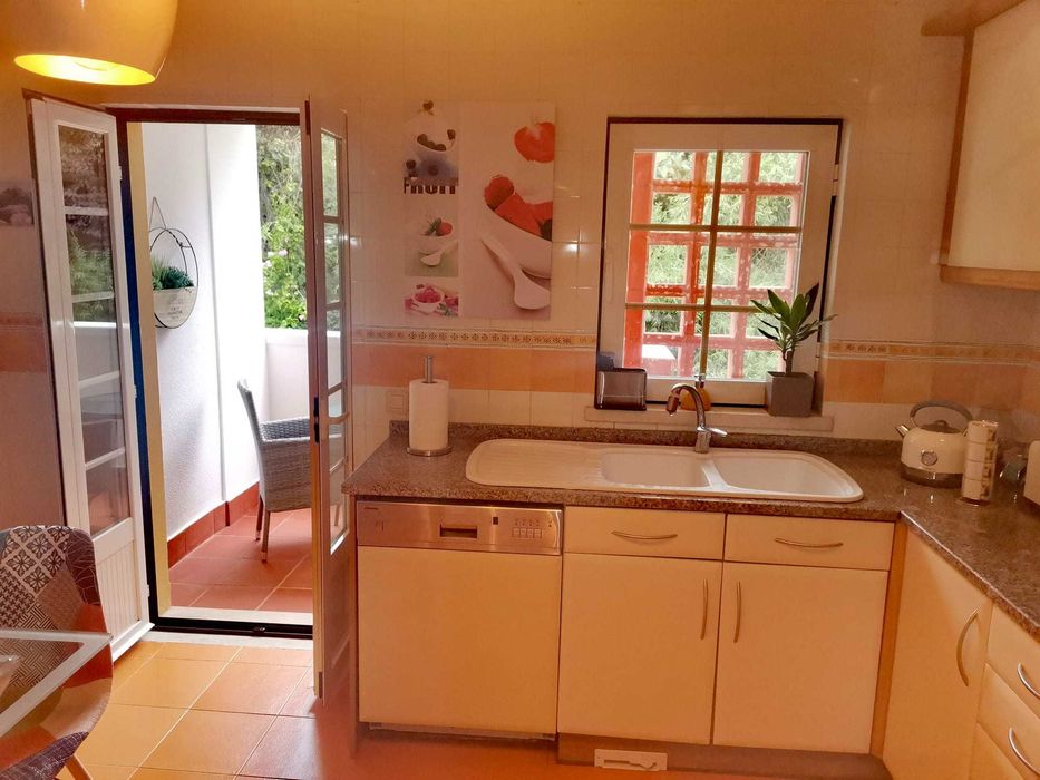 Arrenda-se Apartamento T2 Quinta da Beloura - despesas incluídas