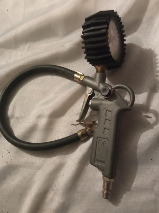 Urządzenie do pompowania kół