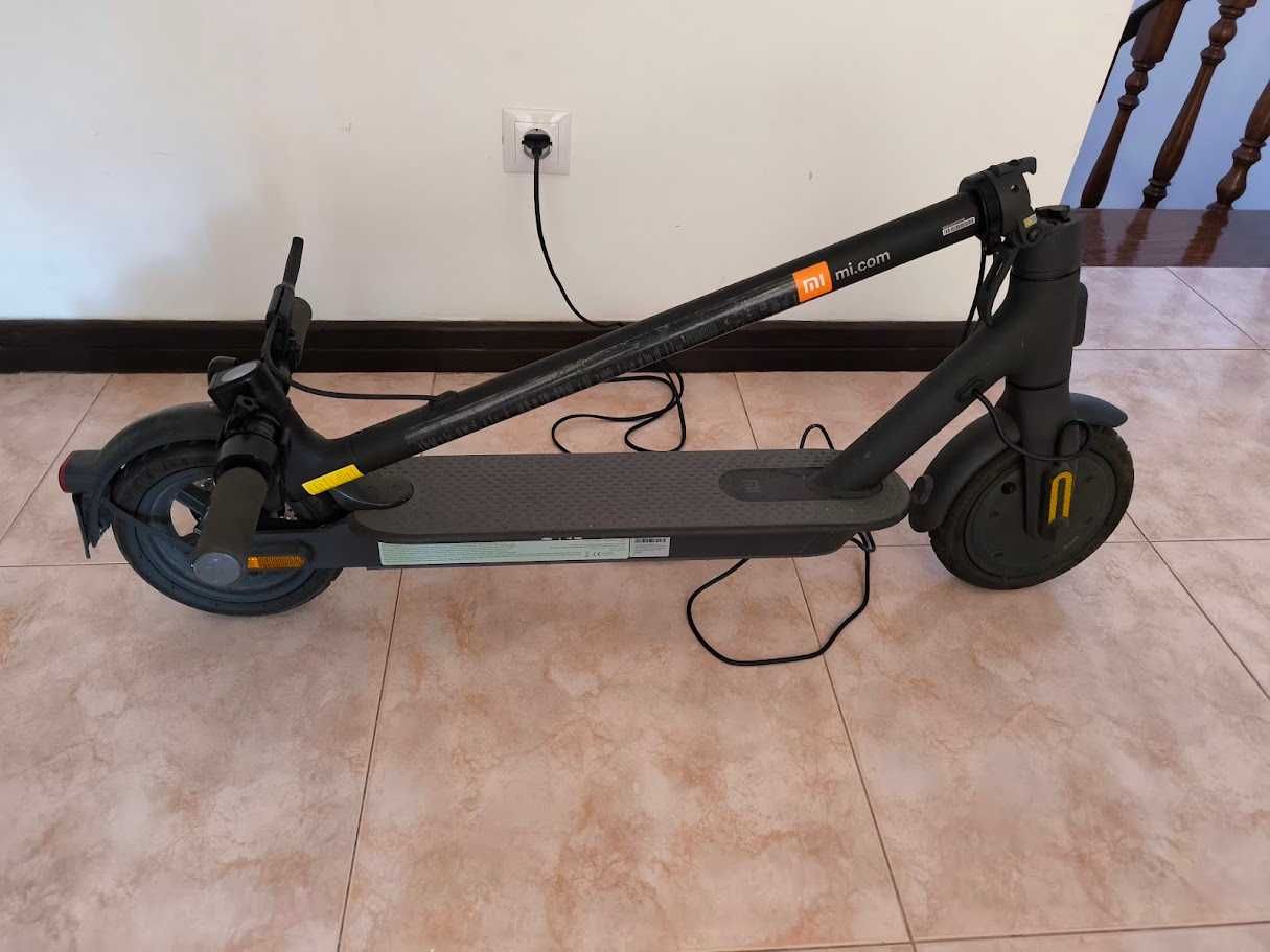 Trotinete Xiaomi Mi Electric Scooter Essential