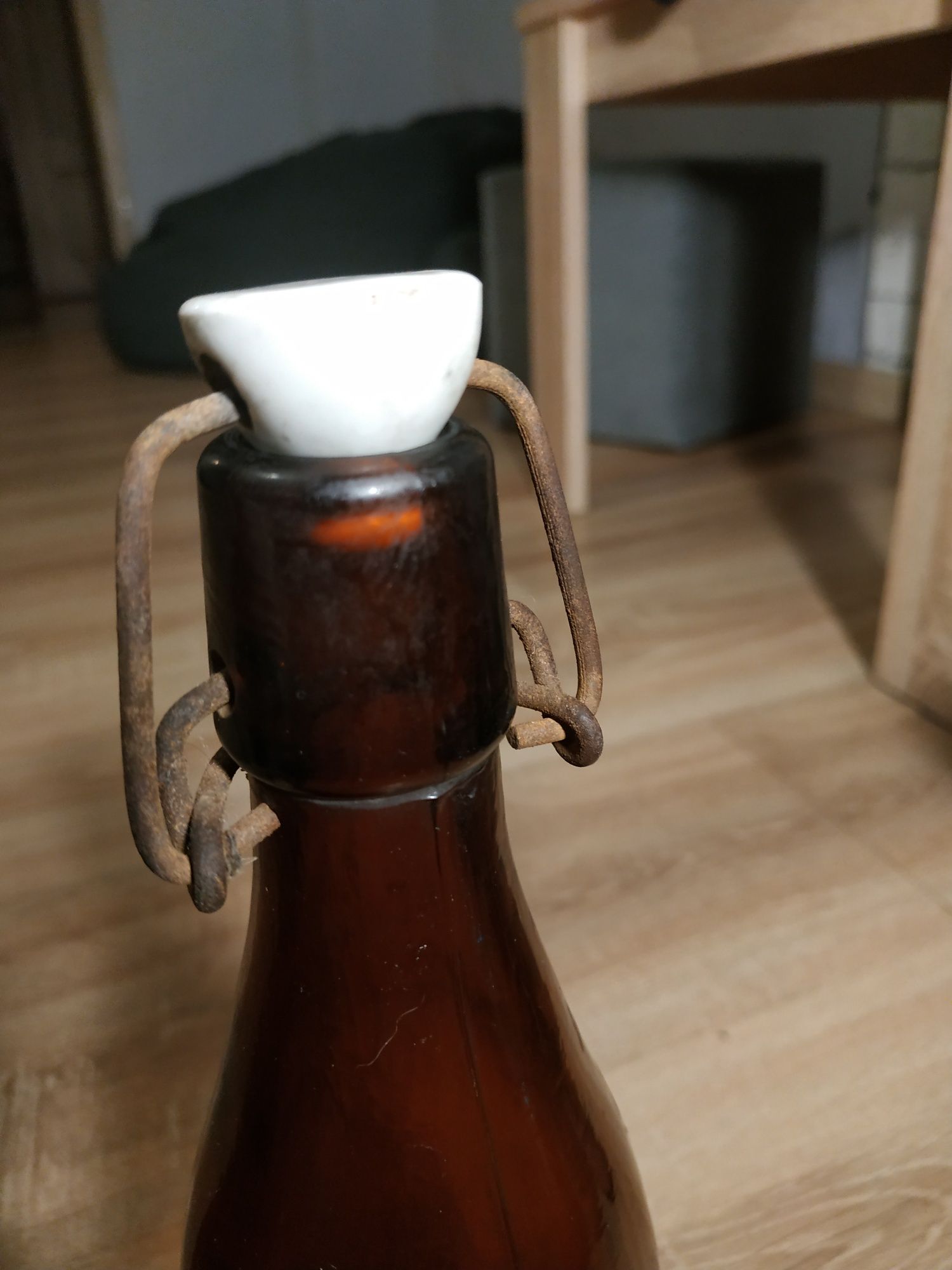 Butelka antyk z ceramicznym korkiem