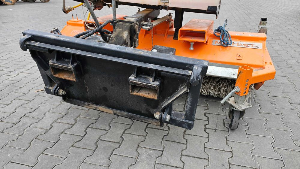 Zamiatarka hydrauliczna ZM -180