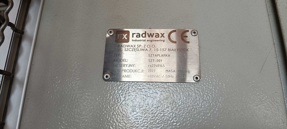 Sztaplarka automatyczna linia sztaplowania układarka w pakiety desek
