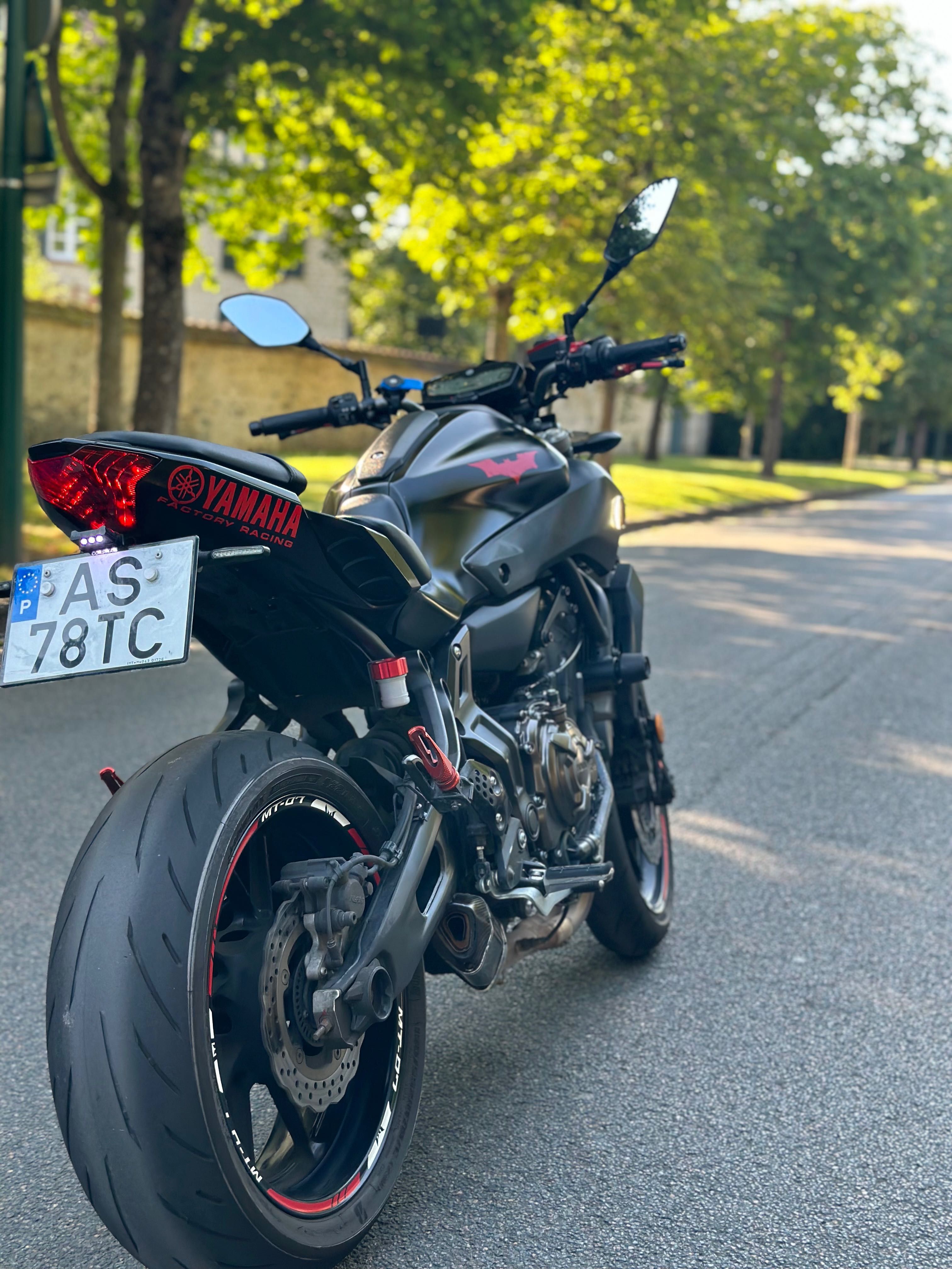 MT07 YAMAHA 35KW LIVRETE 2017 com extras