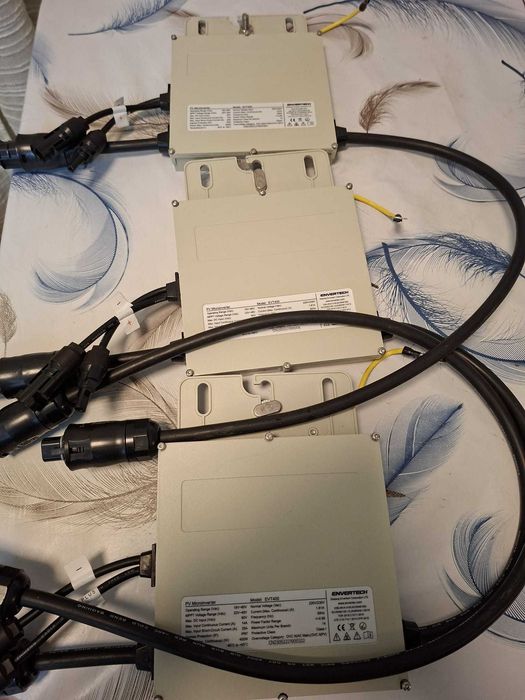 3- Microinversor Fotovoltaico ENVERTECH EVT 400 (usado com 3 meses)