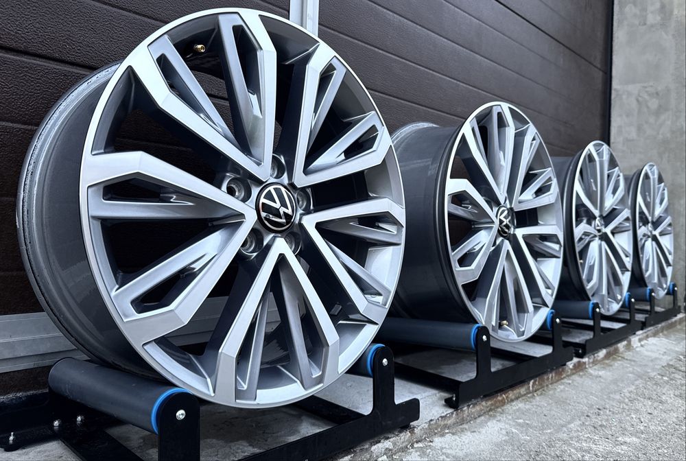 4x felgi aluminiowe 5x112 r18 7J et45 Alufelgi VW oryginał R-line 18”